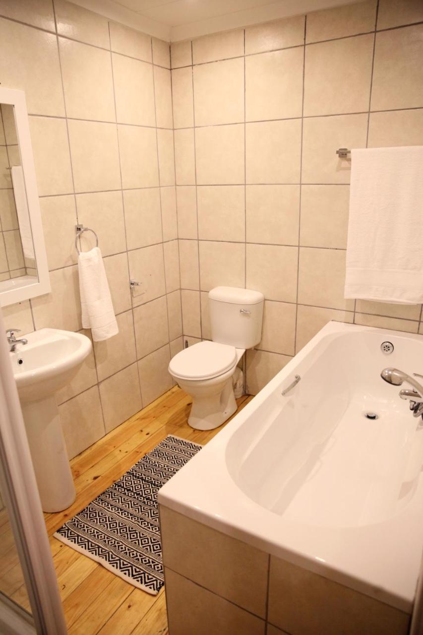 Eden Guesthouse B&B Dana Bay Ngoại thất bức ảnh